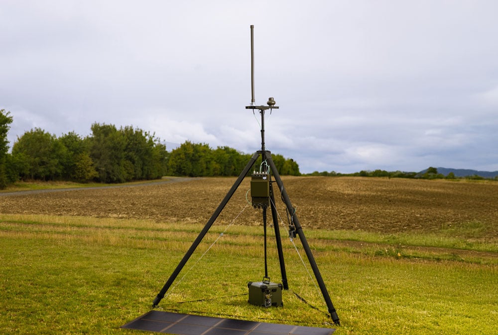 Spectrum monitoring antenna (8/18/40GHz)